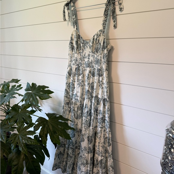 Trixxi Blue and White Floral Print Dress Cottagecore Romantic Spring Size M - Picture 2 of 7